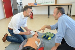 Defibrillator and CPR demonstration 6.30pm in the Village Hall 17th September